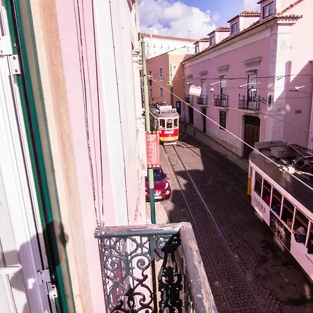 Alfama Patio Apartamento *