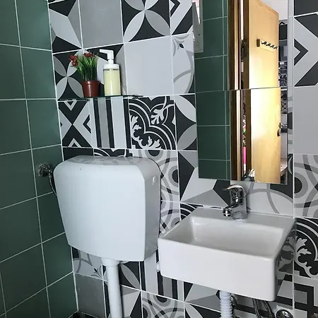 Апартаменти Alfama Patio