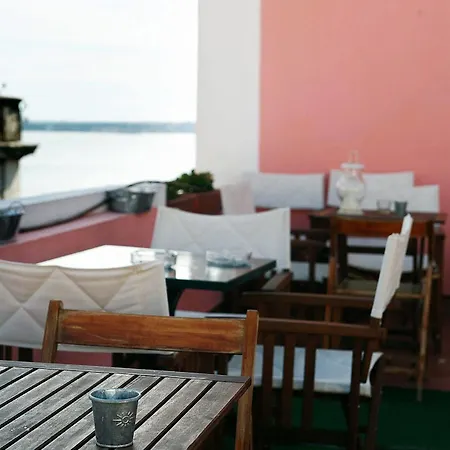 Alfama Patio Апартаменты Лиссабон