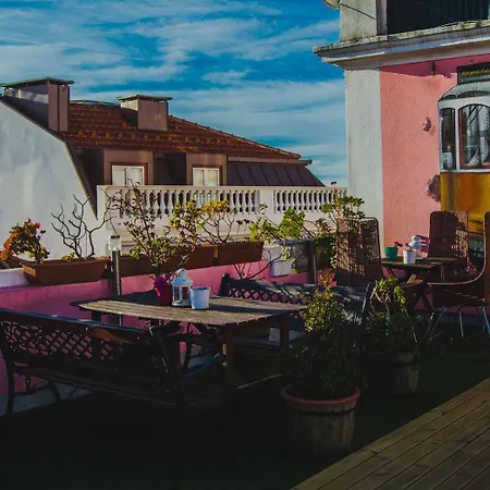 Апартаменти Alfama Patio